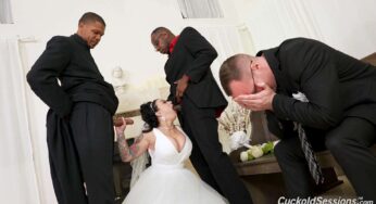 Gerdek gecesi karısını arkadaşlarına siktiren gavat